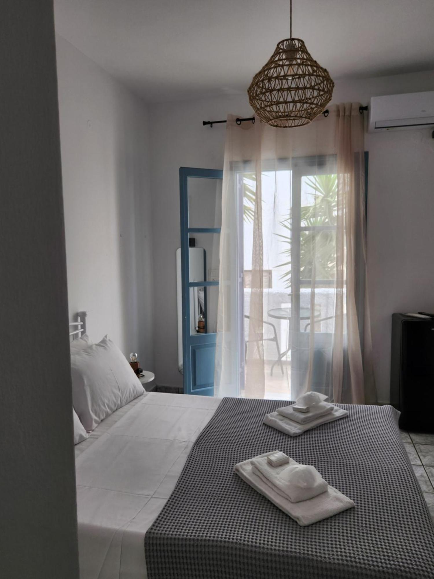 Eleios Hotel Serifos Livadi  Extérieur photo